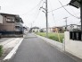 穏やかな街並みに馴染む落ち着いた環境で、日々の暮らしに静かな安らぎを感じられる立地です。