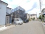 穏やかな住宅地の中にあり、落ち着いた雰囲気の中で日々の暮らしを育むことができる住環境です。