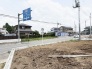 空が広く見渡せる開放的な立地で、周辺環境との調和を感じながらゆったりとした暮らしを想像できます。