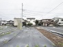 落ち着いた周辺環境に溶け込み、自由な発想で理想の住まいを叶えられる広々とした空間です。