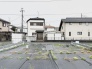 静かな住宅街に佇む、これからの暮らしの可能性が広がるフラットな敷地です。