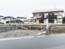 周辺環境と調和する穏やかな街並みに位置し、理想の住まいを叶えるための可能性が広がる敷地です。