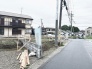 落ち着いた住宅街の一角にあり、これからの暮らしを思い描くのに適した広がりを感じさせる土地です。