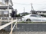周辺の環境と調和しながら、落ち着いた日常を過ごせる穏やかな住環境が広がっています。
