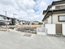 閑静な住宅街の一角にあり、新しい暮らしの始まりを想像させるゆとりある広さが魅力的な環境です。