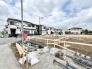 新しい暮らしの始まりを感じさせる、落ち着いた住宅街に面したゆとりある敷地です。