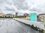 閑静な住宅街の中に位置し、これから新たな暮らしを描くための落ち着いた基盤が整っています。