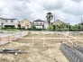 静かな住宅街に位置する、これからの暮らしの可能性が広がるゆとりある敷地です。
