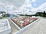 空が大きく広がる開放的な立地に、これから始まる新しい暮らしの基盤が整えられています。