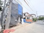 周辺の閑静な住宅街に溶け込み、新たな暮らしの基盤として着実に形作られていく様子が伝わります。