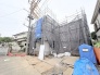 新しい住まいの誕生に向けて、丁寧な施工と着実な歩みを感じさせる風景です。