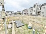 住まいづくりの夢が広がる、周囲との調和を大切にした落ち着きある敷地です。