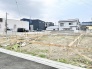 新しい暮らしの舞台となる、理想の住まいを自由に描き出せる広々とした更地です。