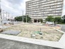 周辺環境に溶け込みながらも、穏やかな空気が流れる暮らしの拠点を築くためのゆとりある敷地です。