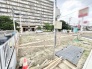 周辺環境との調和を大切にしながら、自由な発想で暮らしを形にできるゆとりある敷地です。