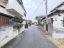穏やかな街並みが広がる、落ち着いた空気が流れる住環境で日々の暮らしをゆったりと育めます。