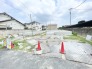 新しい暮らしの可能性が広がる、穏やかな空気に包まれた住環境の基盤となる土地です。