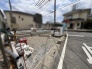 新たな暮らしの風景を紡ぐ、静かな住宅街に位置するゆとりある敷地です。