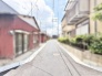 空が広く感じられる、落ち着いた時間が流れる穏やかな住宅街の風景です。