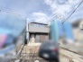 洗練されたモダンな外観が、新しい暮らしの始まりを静かに予感させる佇まいです。