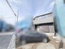 洗練されたフォルムと落ち着いた色調が調和する、現代的で端正な佇まいの住まい。