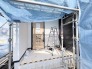新しい暮らしの始まりを感じさせる、静かな期待に満ちた建設中のアプローチです。