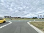 空の広がりを感じられる開放的なロケーションが心地よい空間です