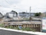 新しい暮らしの期待が高まる整えられた敷地から穏やかな日常が始まります