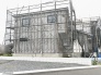 新たな暮らしの形を描き出す建築中の躯体が確かな品質と未来への期待感を伝えます