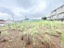 開放感あふれる穏やかな敷地が広がり、これからの新しい暮らしの構想を描き出す心地よい空間です。