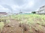 遮るものの少ない開放的な空間が広がり心地よい風を感じられる穏やかなロケーション