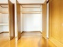 木の質感がもたらす温もりと、すっきりと整えられた空間が心地よいゆとりを生み出す場所