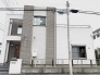 洗練された幾何学的なラインが際立つモダンな佇まいは、静寂に包まれた心地よい日常を予感させます。