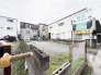周囲の建物と調和しながらも、落ち着いた静けさを感じさせる暮らしの基盤となる用地です。