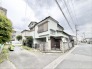 落ち着いた佇まいに、穏やかな暮らしを予感させる住まい