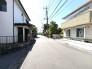 穏やかな陽射しが心地よい、緑豊かな住宅街。