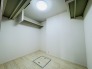 季節物の衣類もスッキリ収納できる、ウォークインクローゼット。
