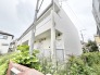 緑豊かな植栽に囲まれた、穏やかな趣のある住まい