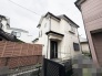 周囲の住環境と調和した、落ち着きのある佇まいが日々の暮らしに安心感をもたらしてくれます。