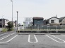 空が広く見渡せる落ち着いた環境で、日々の暮らしにゆとりを感じられる心地よい場所です。