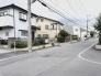 落ち着いた時間が流れる、穏やかな街並みに馴染む心地よい住環境が広がります。