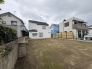 周辺環境と調和する穏やかな街並みに位置し、理想の住まいを叶えるための可能性を秘めた広々とした区画です。