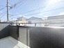 広がる空を眺め、穏やかなひとときを過ごせるバルコニー。