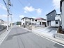整然とした街並みに佇む、洗練されたモダンデザインの住まい