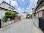 穏やかな時間が流れる落ち着いた住宅街の風景が、日々の暮らしに安心感をもたらしてくれます。
