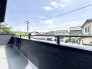 広がる青空と穏やかな街並みを望む、心和む開放的な空間。