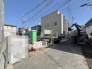 澄み渡る青空の下、新しい暮らしへの期待が膨らむ街並み