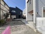 車の通りも少ない閑静な住宅地。子育てにも、第二の人生にも。
