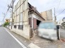 閑静な住宅街の一角に位置し、住まいのこれからを自由に描ける可能性を秘めた土地の佇まいです。