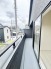 居住空間と外とのつながりを感じられる、落ち着いた風通しのよいバルコニーです。